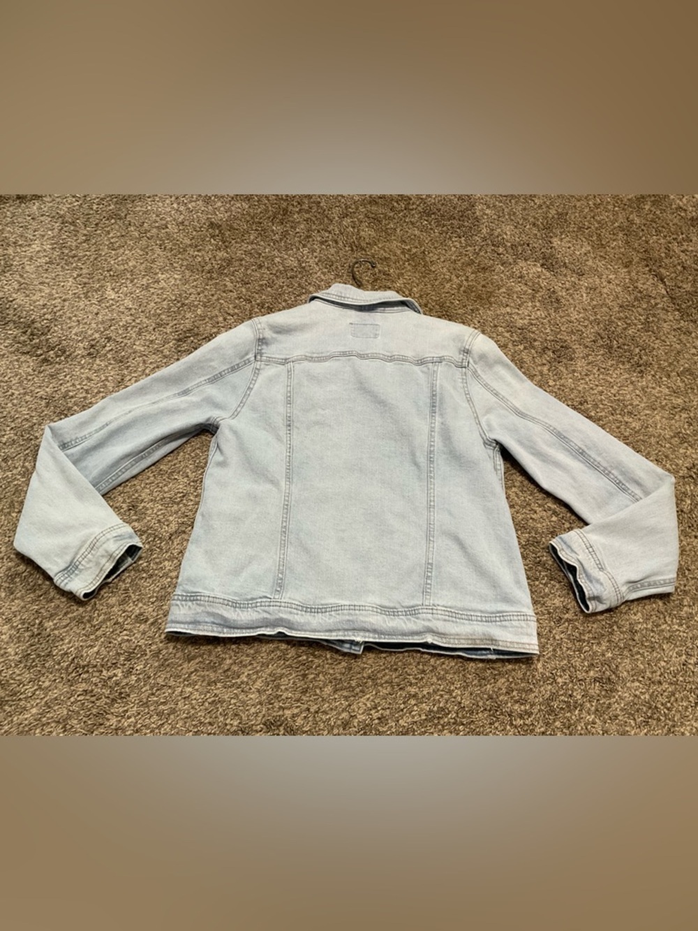 Universal Thread Light Wash Stretch Denim Jean Jacket - Medium - Picture 2 of 6